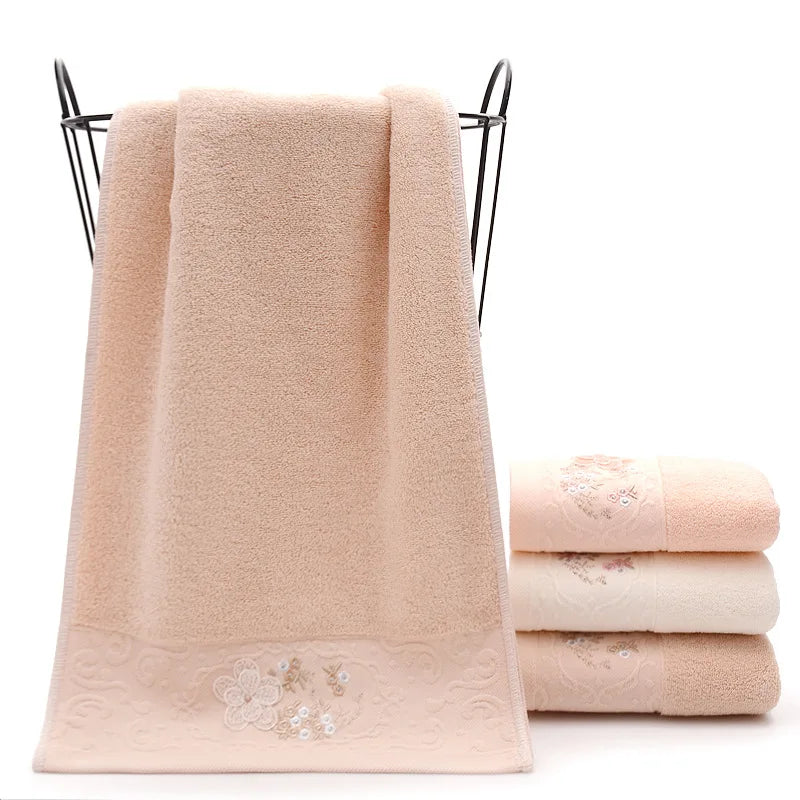 Luxurious Cotton Bath Towels - Superior Absorbency & Elegance
