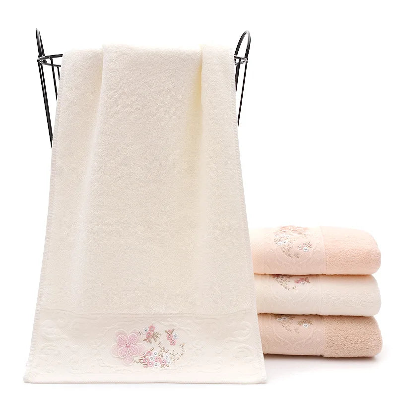 Luxurious Cotton Bath Towels - Superior Absorbency & Elegance