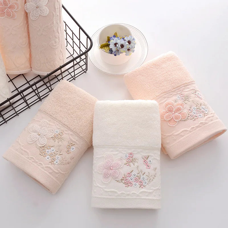 Luxurious Cotton Bath Towels - Superior Absorbency & Elegance