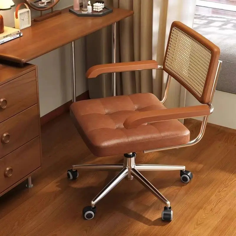 Elegant Retro Office Chair with Swivel and Rocking Function