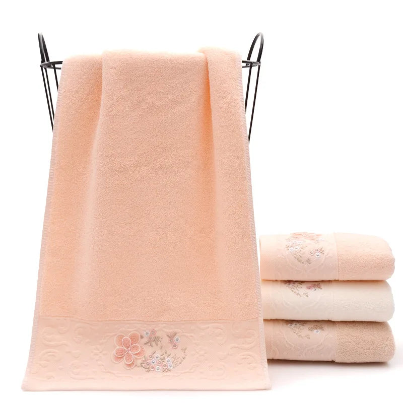 Luxurious Cotton Bath Towels - Superior Absorbency & Elegance